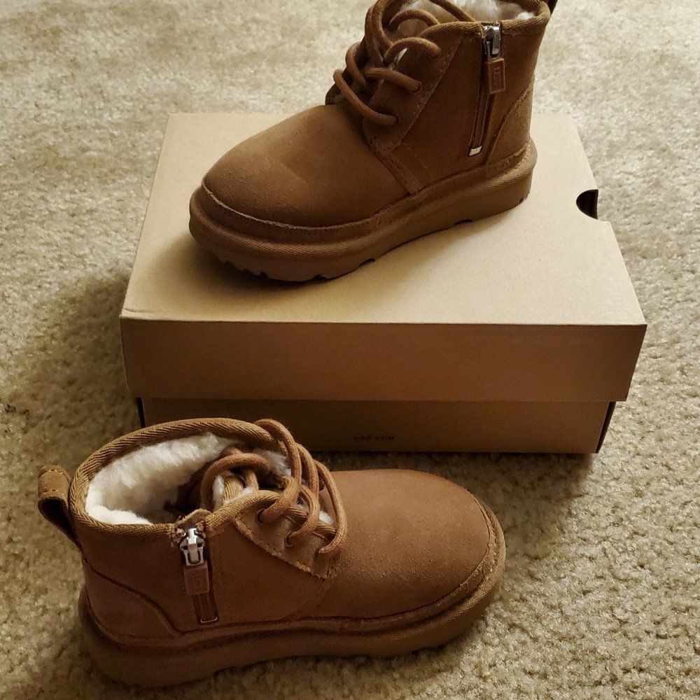 UGG - Picture 3 of 4